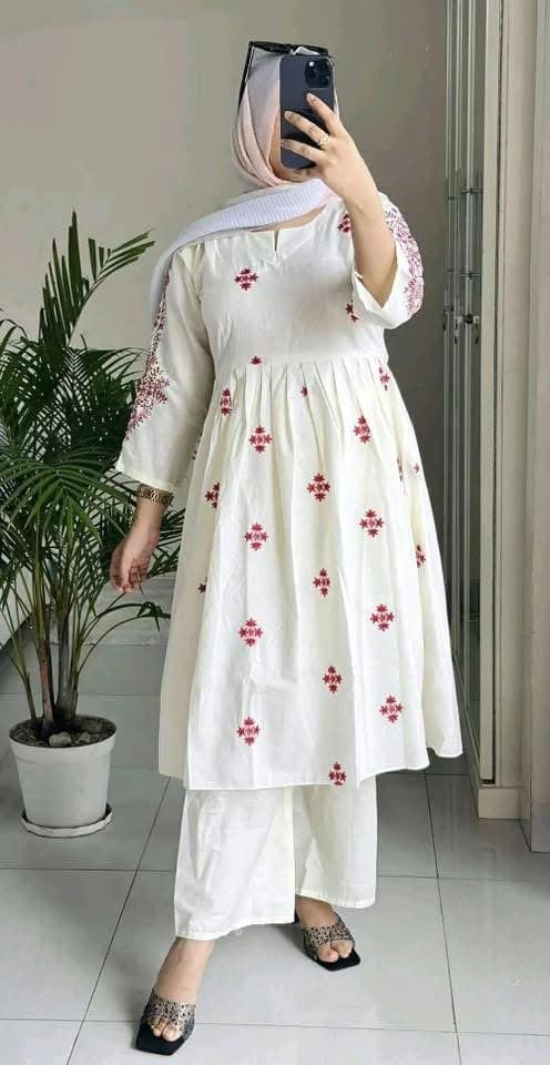 Anarkoli Two Piece Gown thumbnail 3