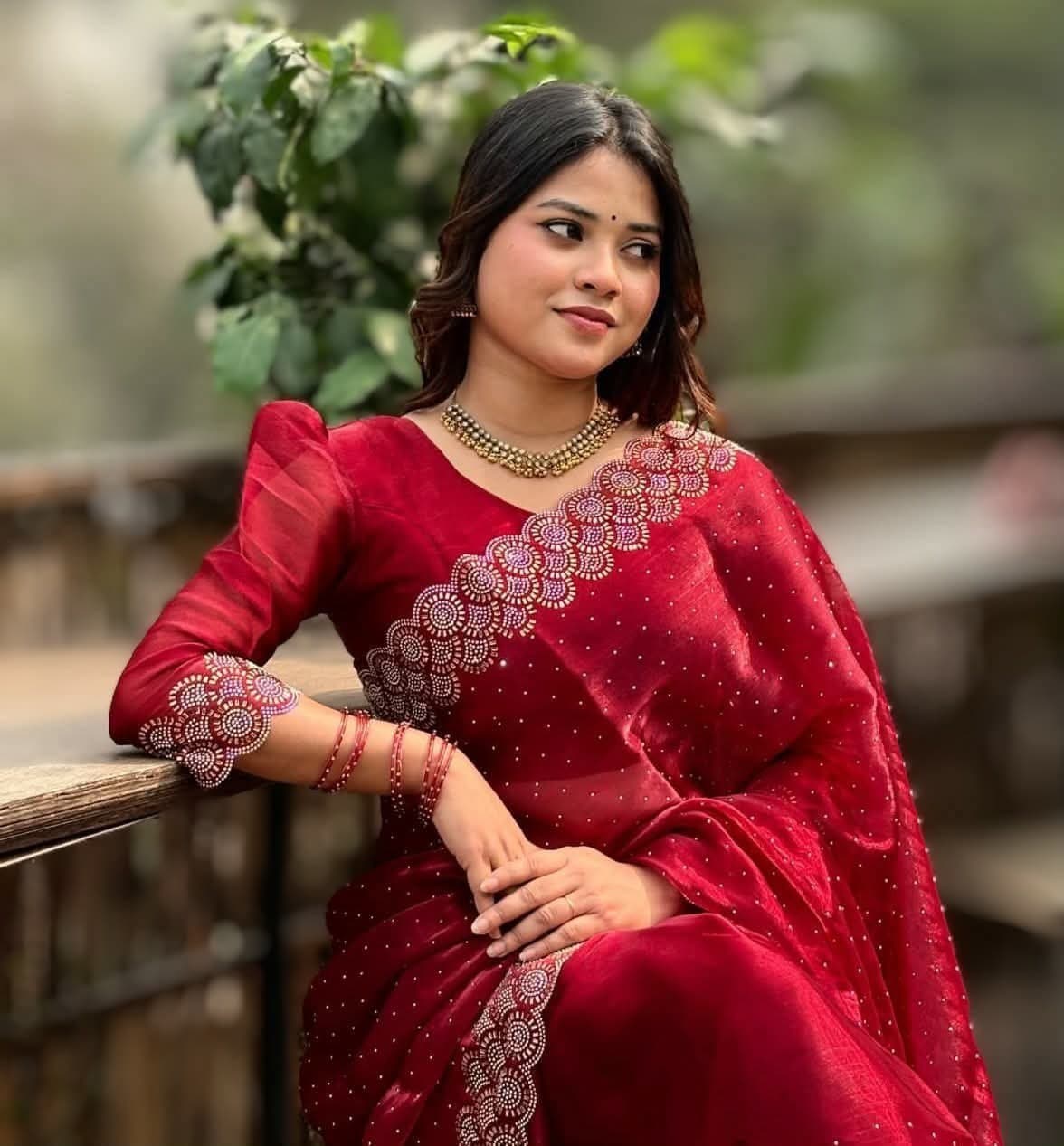 🌸 Pure Georgette Stone Work Saree 🌸