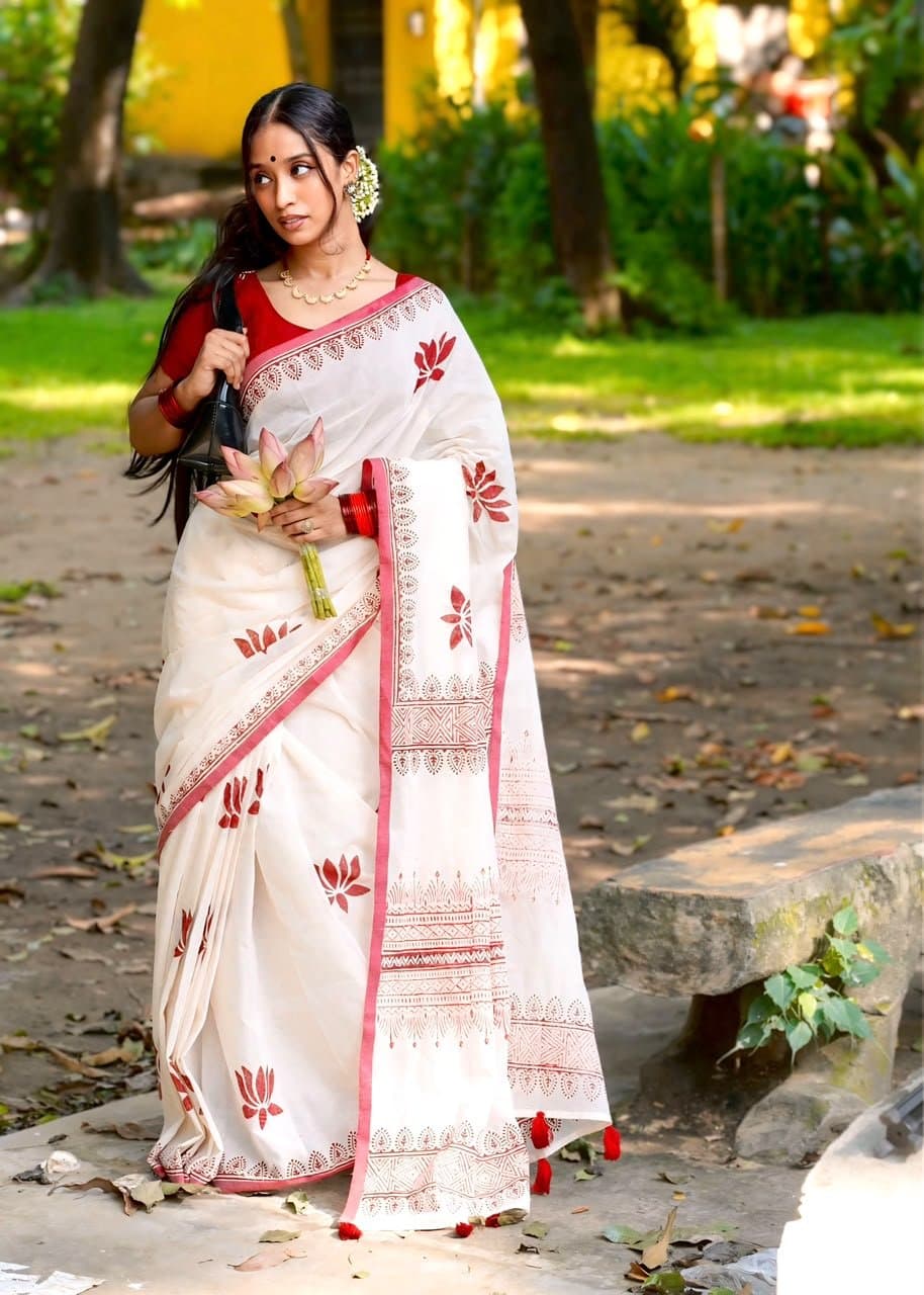 পদ্ম শাড়ি🪷